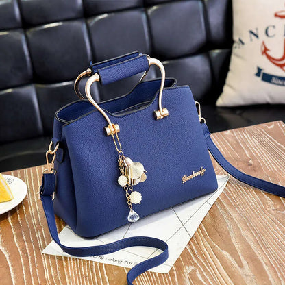 BOLSO TIPO CROSSBODY CON CORREA AJUSTABLE Y DISEÑO ELEGANTE